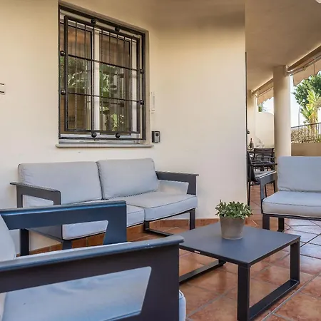 Townhouse Sonora Будинок відпочинку Марбелья